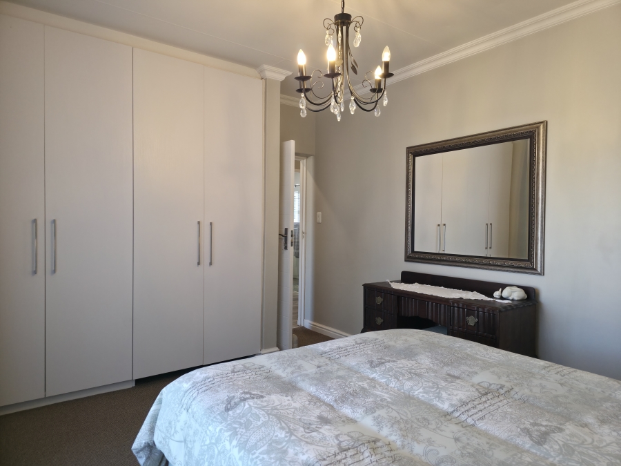 4 Bedroom Property for Sale in Wavecrest Eastern Cape